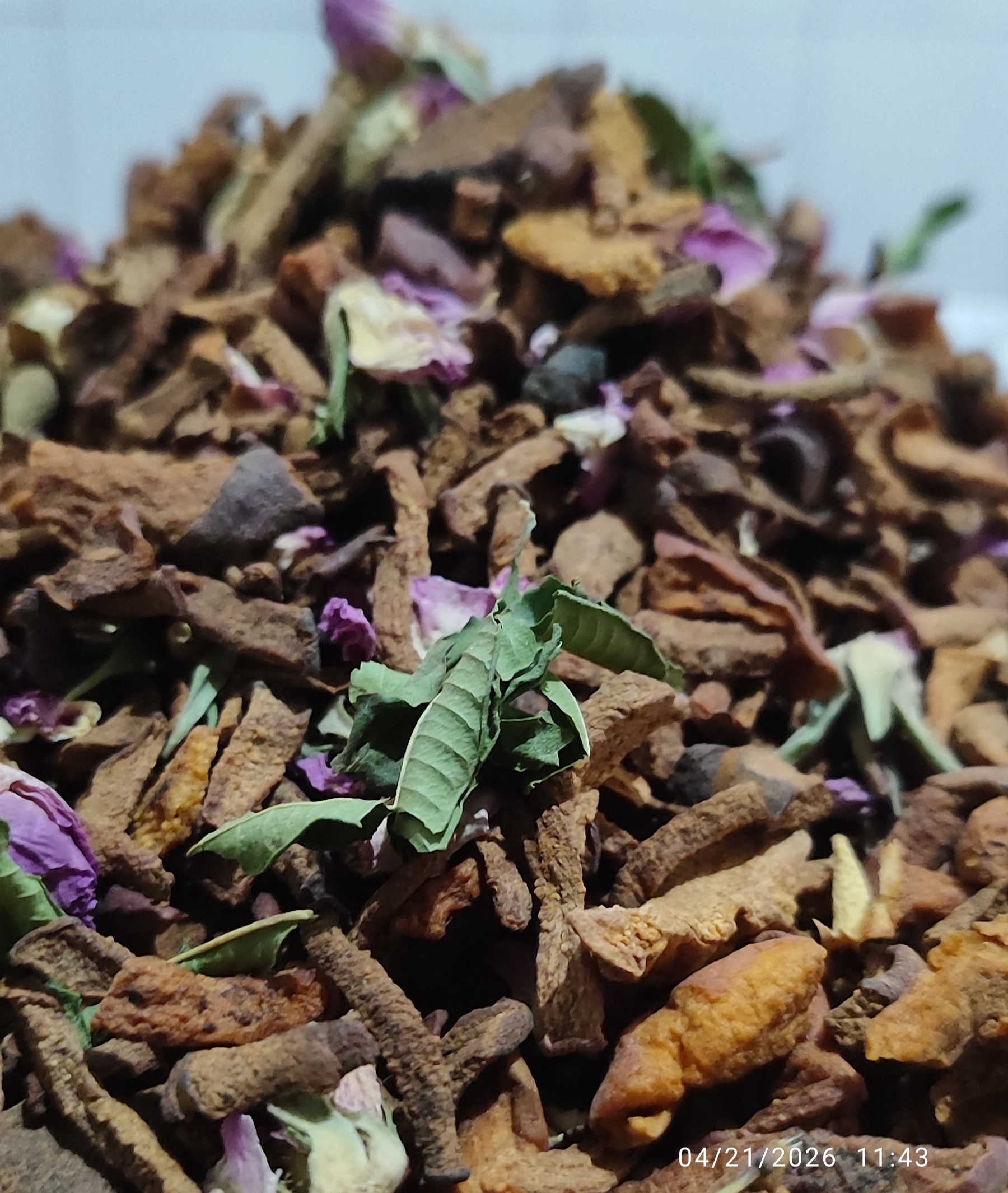 چای میوهای ممتاز ترکیب سیب به گلابی گل محمدی به لیمو